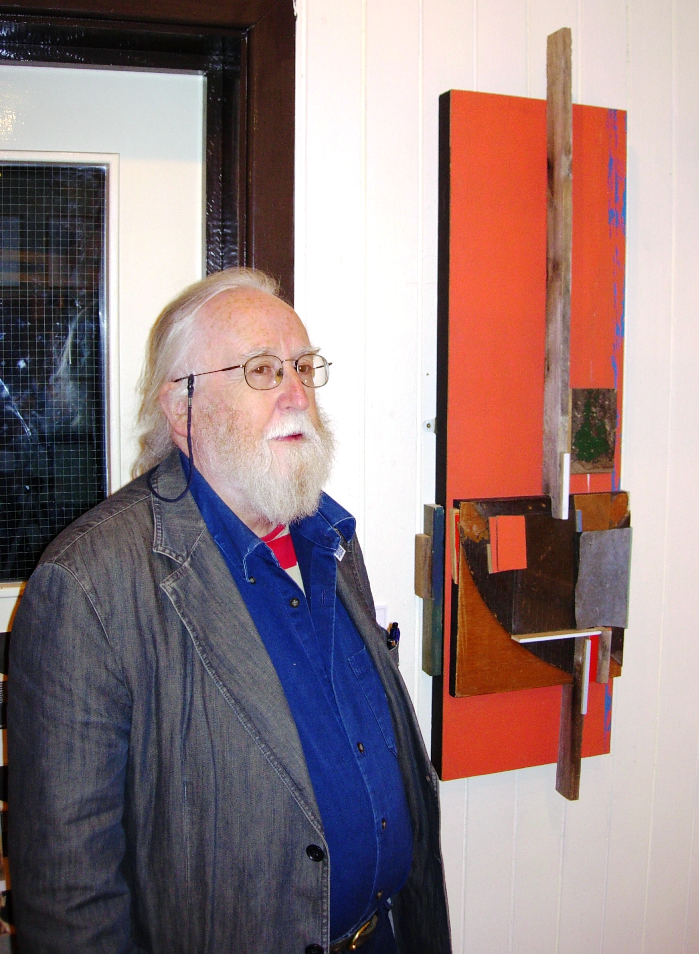 Islwyn Watkins with one of his assemblages, Trehafod, 27 September 2007